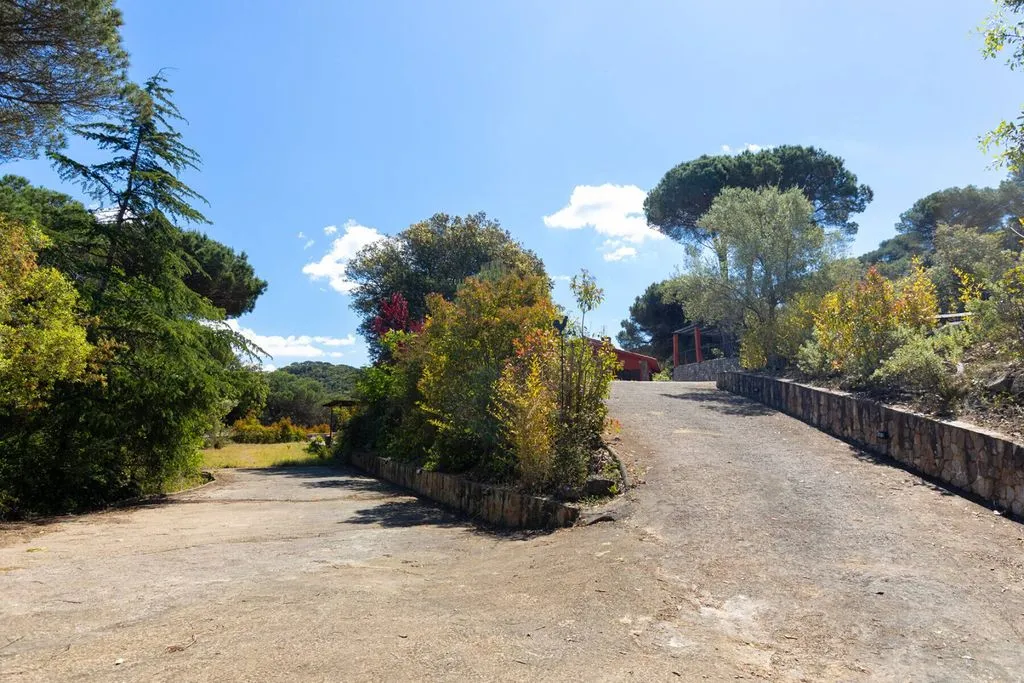 Välivaade - Detached House with Pool in Vallromanes