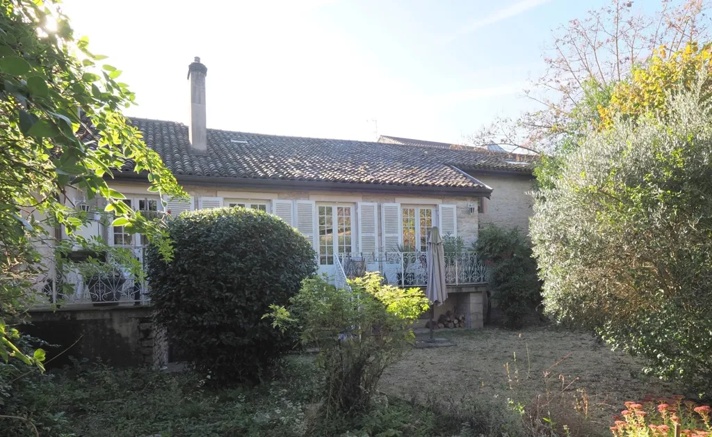 Aed - Historic Maison with Pool in Tournus