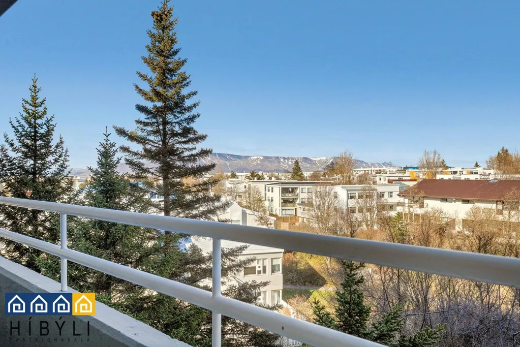 Rõdu - Two-Bedroom Apartment with Elevator in Reykjavik
