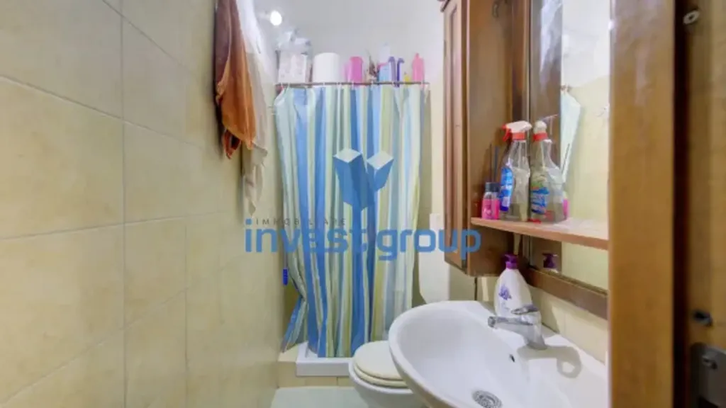 Bagni - Two-Bedroom Apartment with Balcony in Turin