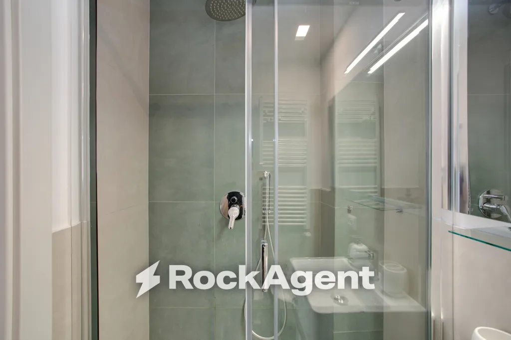 Vannitoad - Ristruttured Apartment with Balcony in Rome