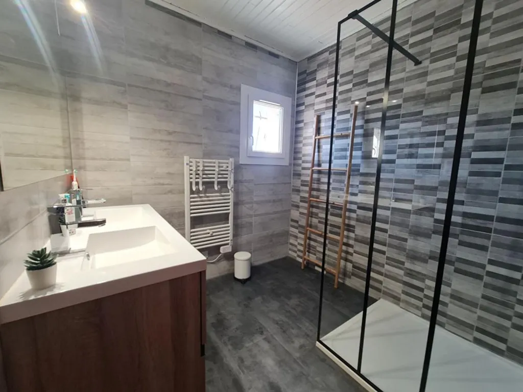 Bathrooms - Renovated House with Pool in Quiet Cul-de-sac