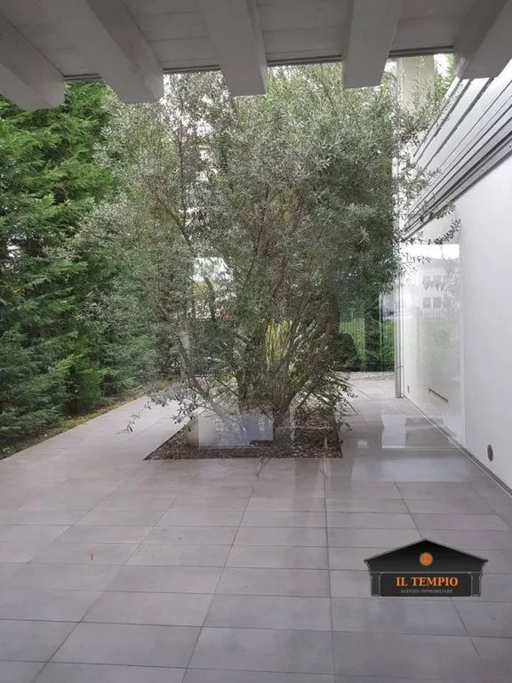 Terrasse - Modern Villa with Terrace in Vicenza