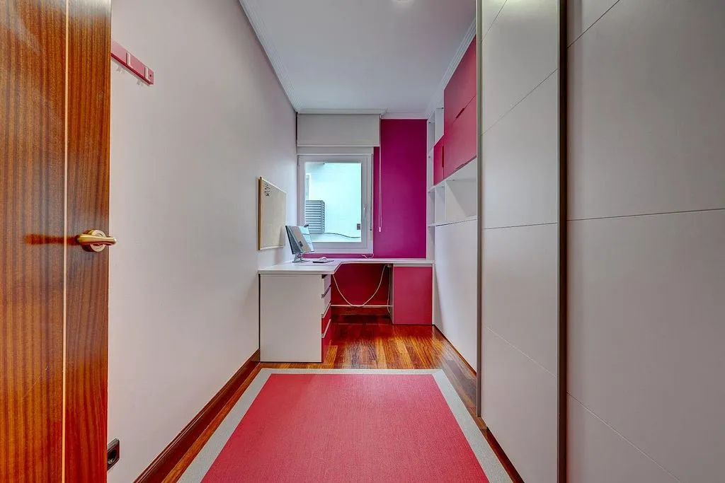 Toad - Spacious Flat with Views in San Roque