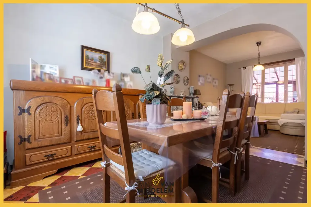 Salle à manger - Appartement avec 3 Chambres et Zolder Inconstructible à Proximité des Transports