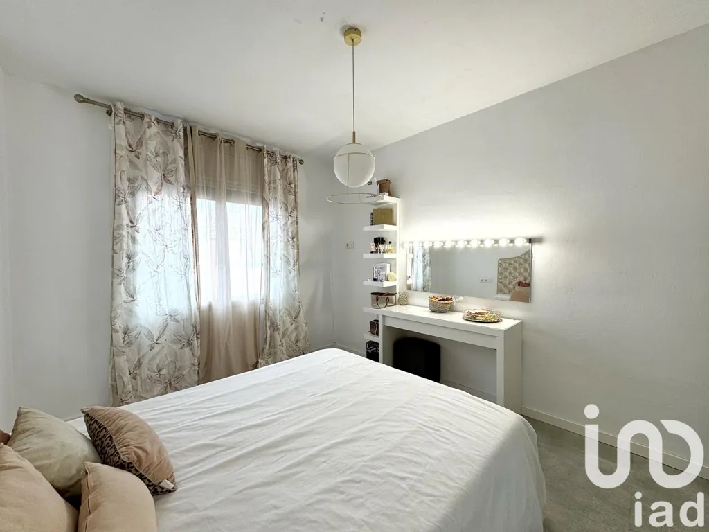 Chambres - Twin-Storey House with Multiple Terraces in Cambrils