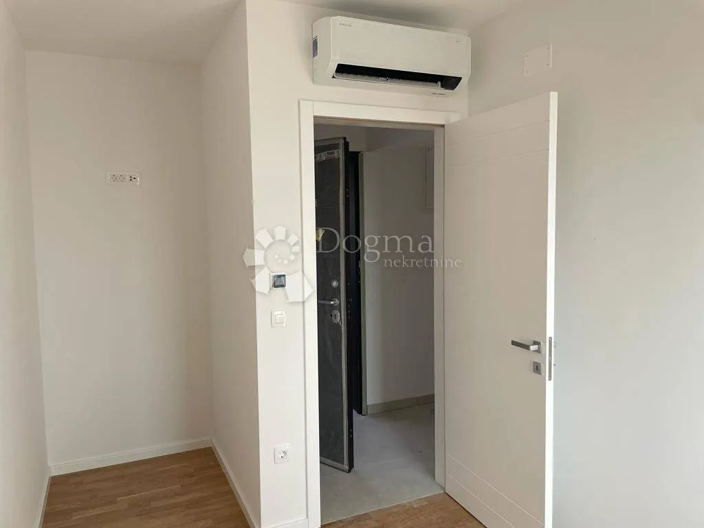 Stanze - New Seafront Apartment with Terrace in Novalja
