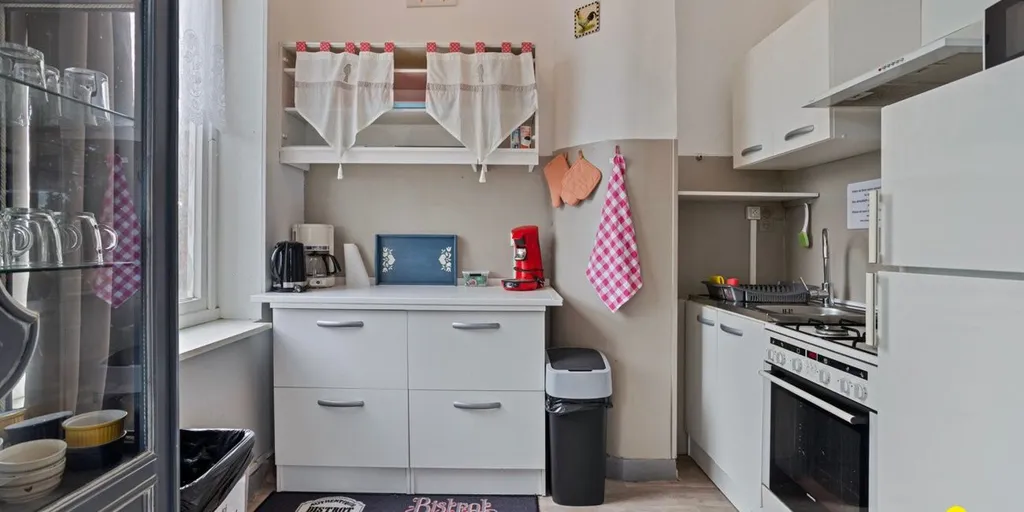 Cuisine - Appartement Rénové avec Vue Sud au Centre de De Panne