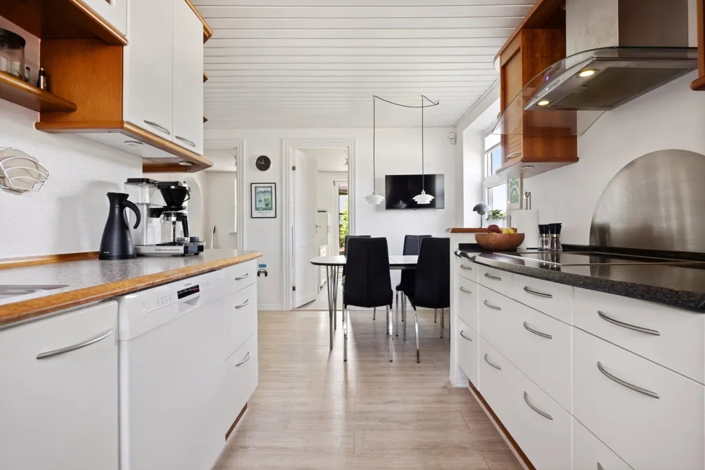 Kitchen - Functional Villa with South-West Terrace in Åbyen