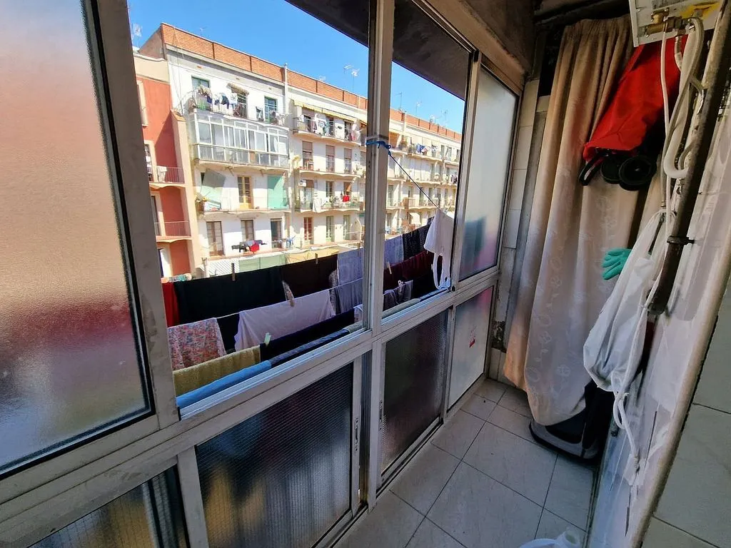 Balcon - Apartment with Balcony in El Raval, Barcelona