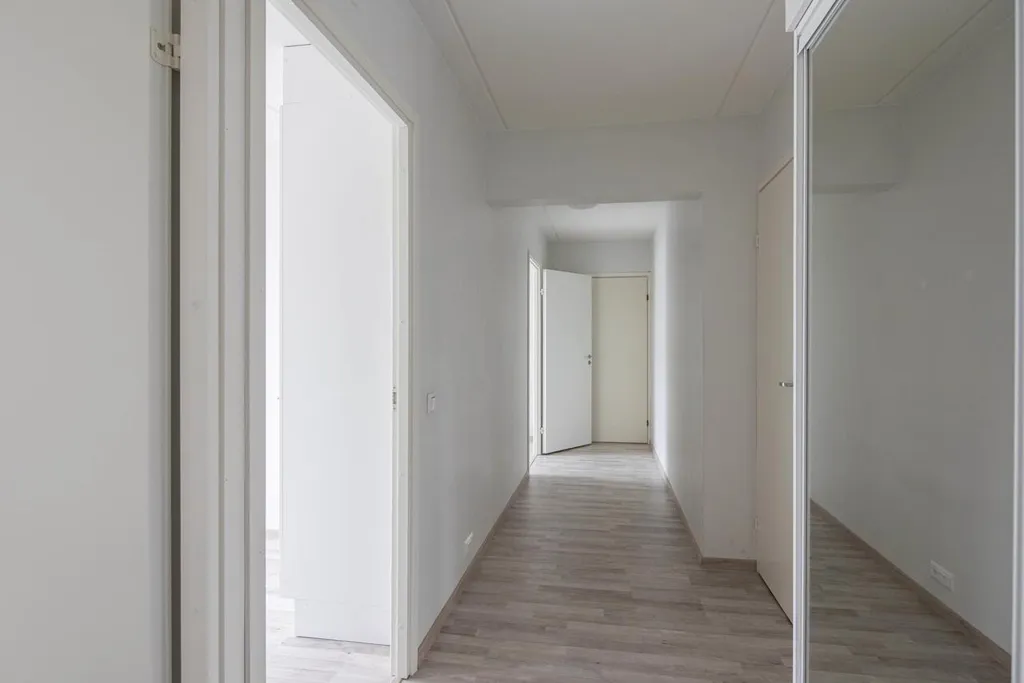hallway_entrance