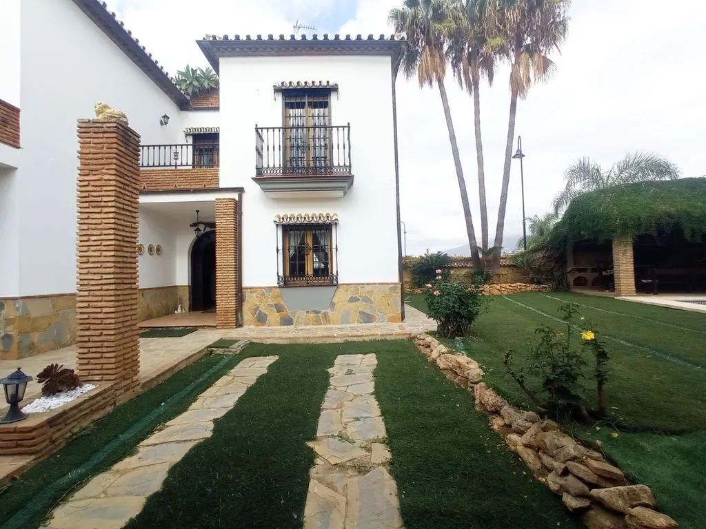 Välivaade - Detached House with Pool in Mijas