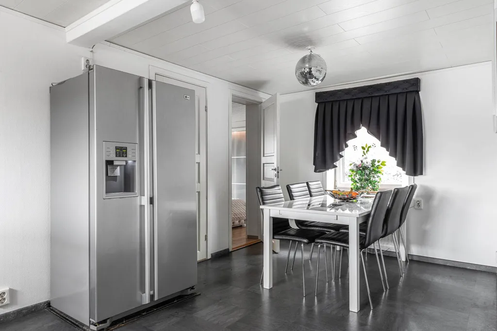 Salle à manger - Spacious Villa with Large Garden in Hanaskog