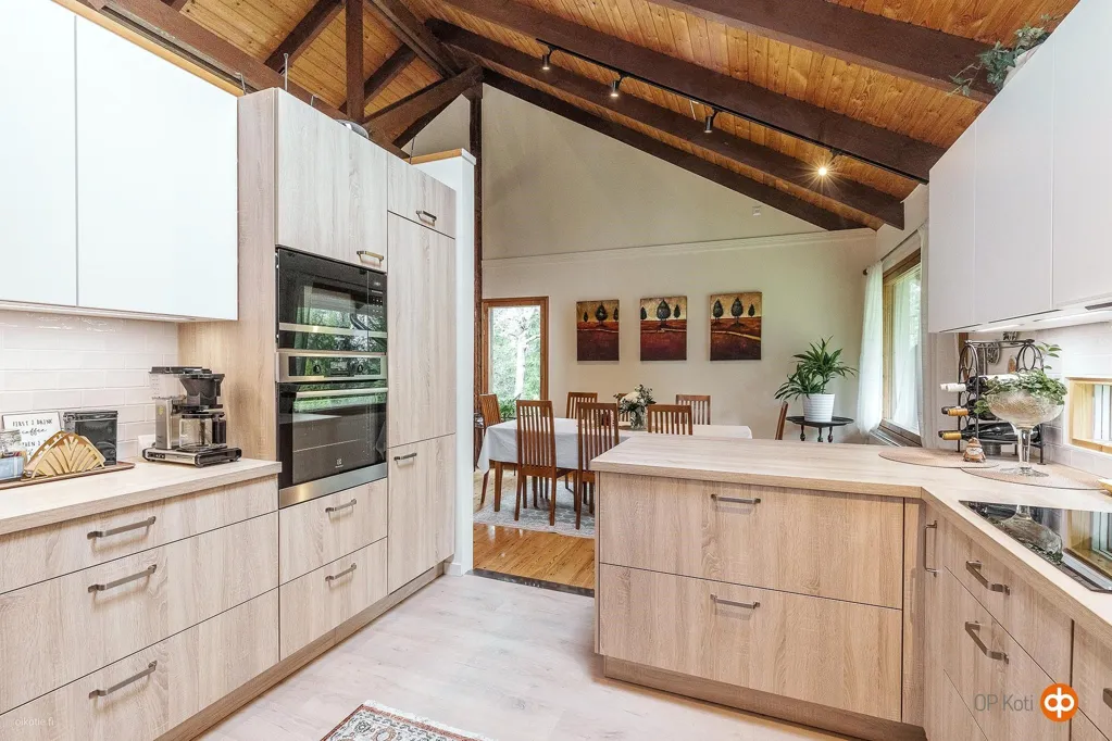 Cucina - Architectural House with Garden in Halikko
