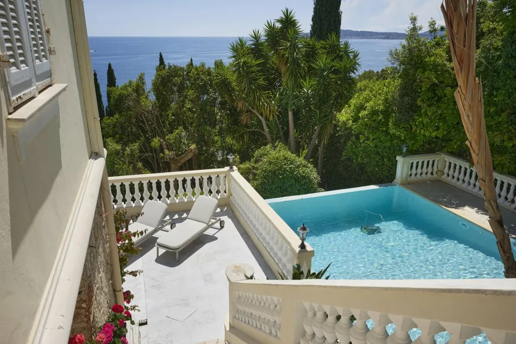 Piscine - Villa Belle Époque Vue Mer à Cap-d'Ail