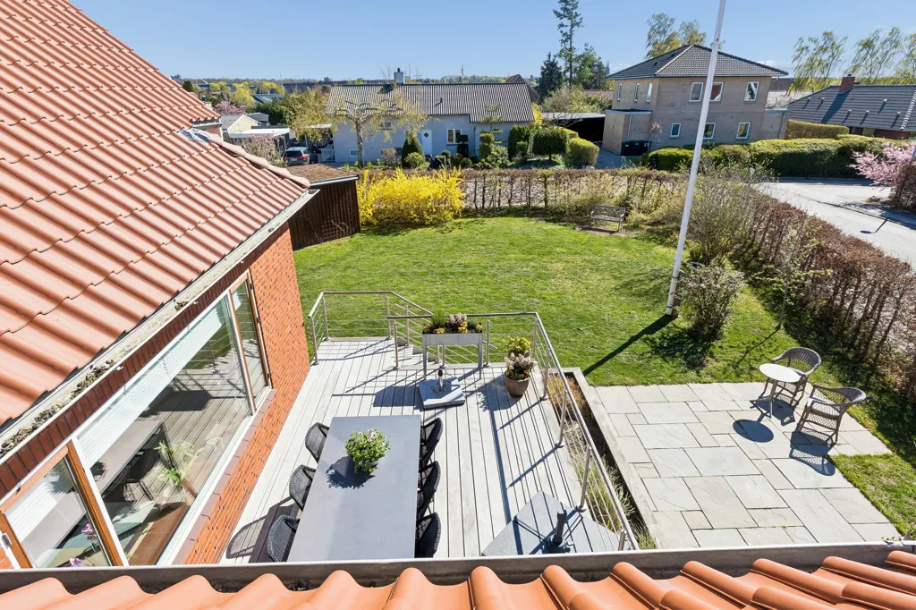 Jardin - Murermestervilla with Large Windows in Roskilde