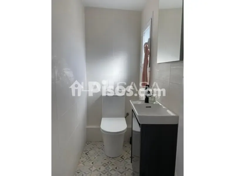 Vannitoad - Duplex with Balcony in Santa Coloma de Gramenet
