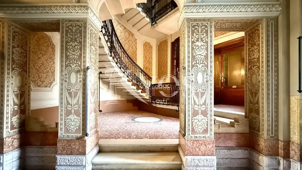 Toad - Historic Triplex with Balcony in Milan