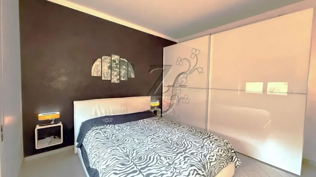 Chambres - Trilocale with Panoramic Terrace in Prato
