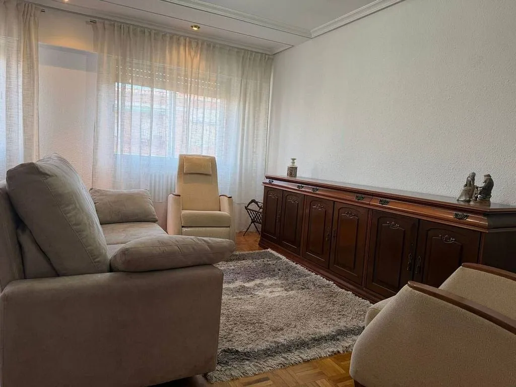 Séjour - Furnished Flat with Balcony in Central Location