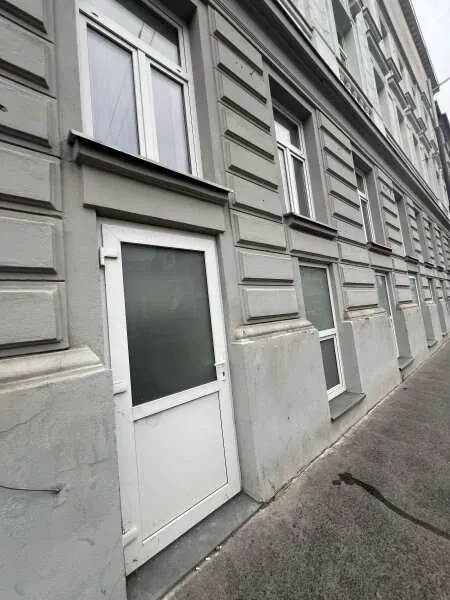 Välivaade - Commercial Space with Public Transport in Floridsdorf