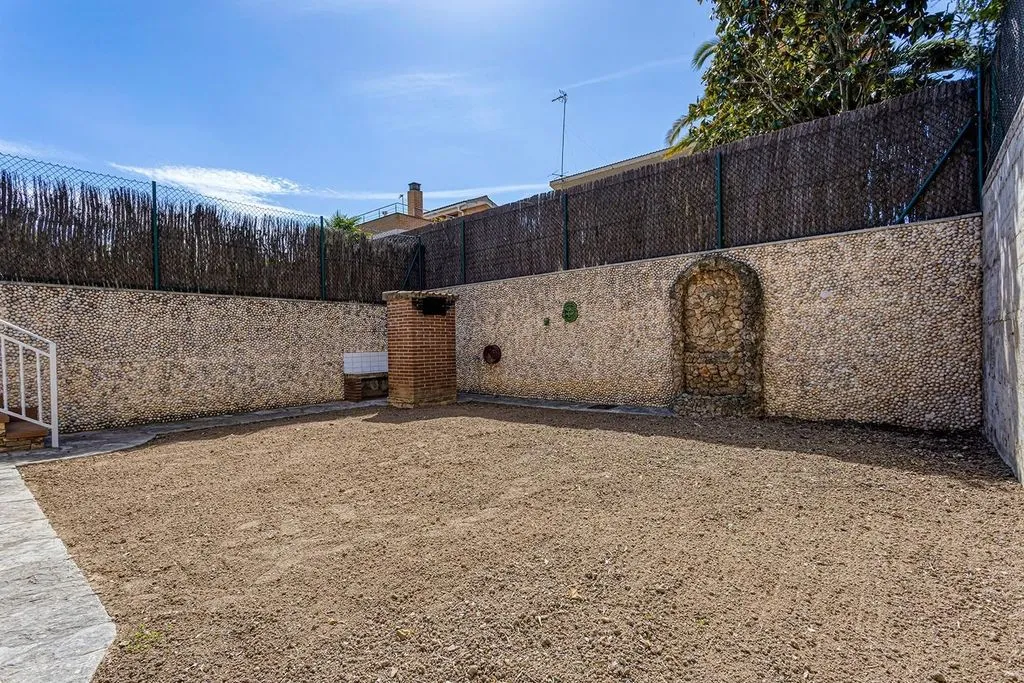Garden - Luxury Detached House with Terrace in Igualada