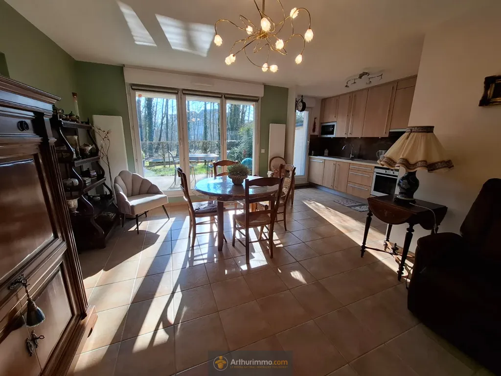 Söögituba - Refurbished 3-Bed Flat with Terrace in Coulommiers