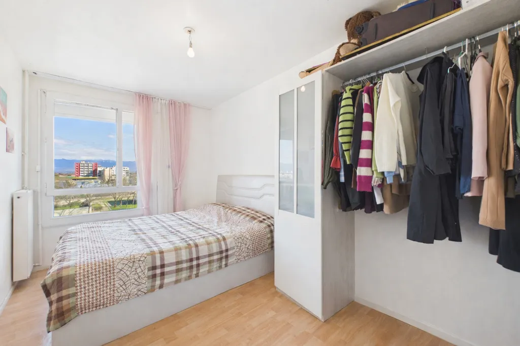 Chambres - Appartement T5 avec Balcons et Garage à Valence