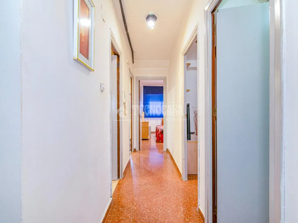 Entrée - Four-Bedroom Flat with Terrace in Cartuja