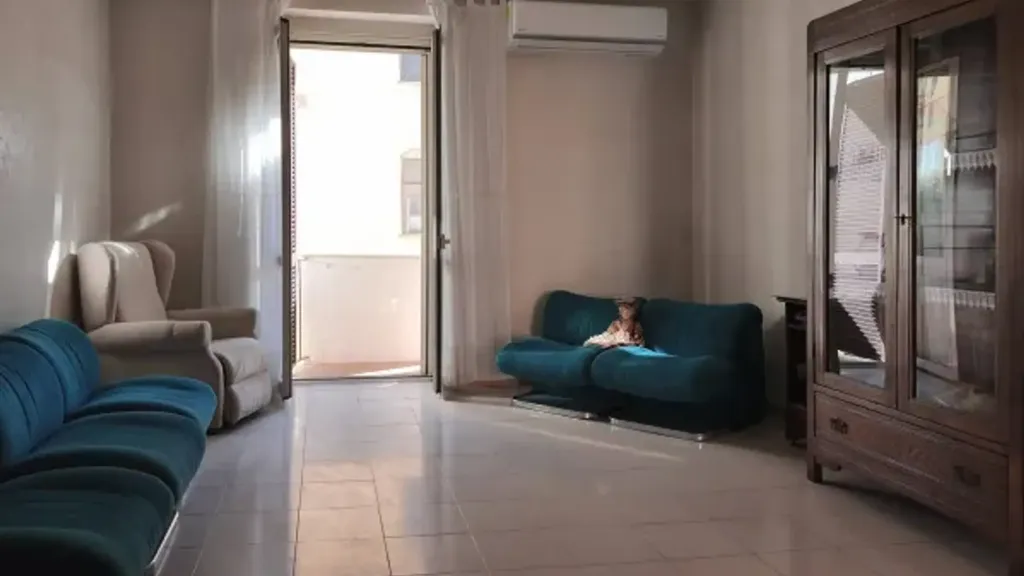 Elutuba - Bright Trilocale with Balcony in Cosenza