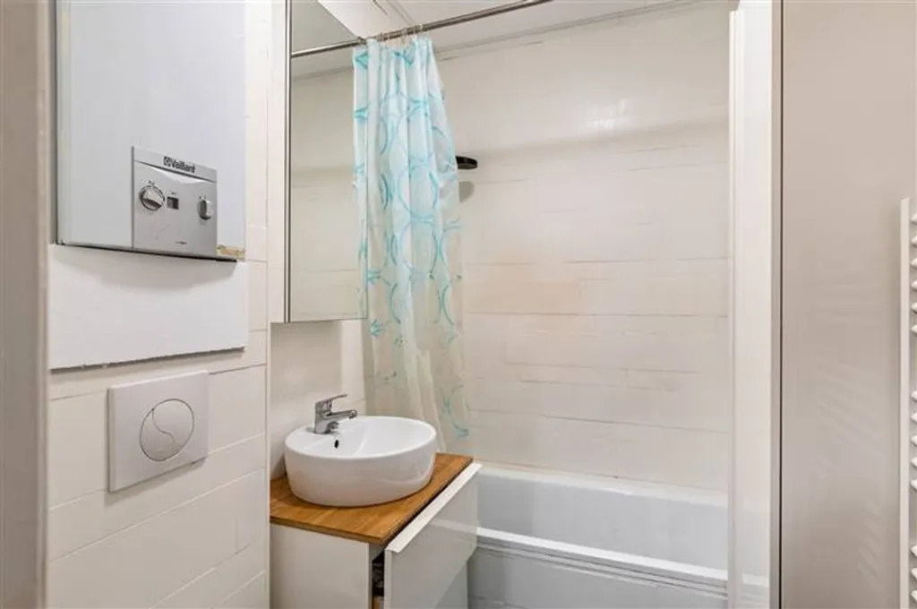 Salles de bain - Appartement Instapklaar avec Vue sur Merksem