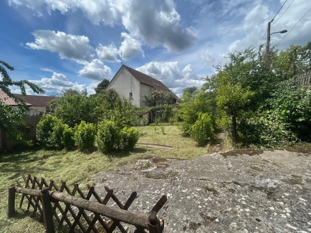 Aed - Buildable Plot with Green Setting in Marcoussis