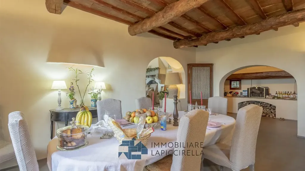 Salle à manger - Conservatively Reworked Villa with Olive Grove in Settignano