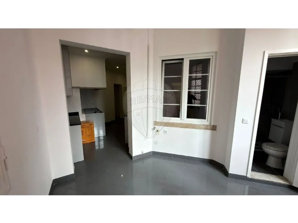Cuisine - Refurbished Office Space in Lisbon City Centre