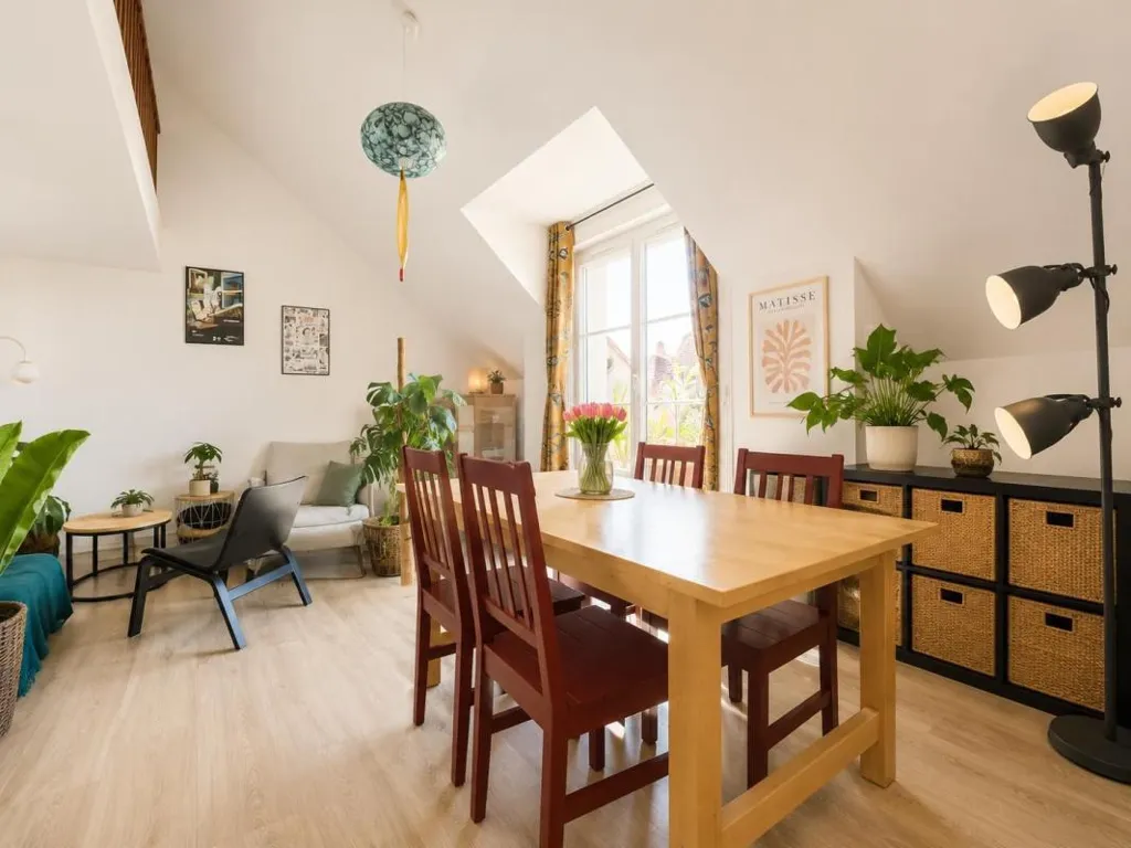 Sala da pranzo - 2-Bedroom Flat with Mezzanine in Central Location