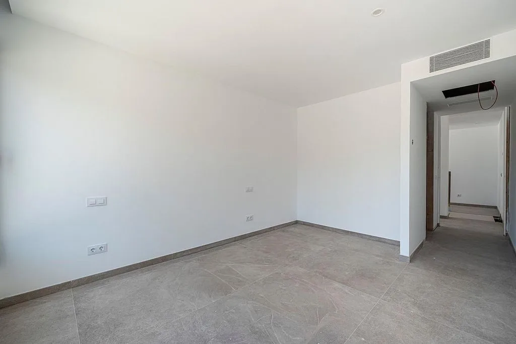 Pièces - Contemporary Semi-detached Villa with Pool in Can Picafort