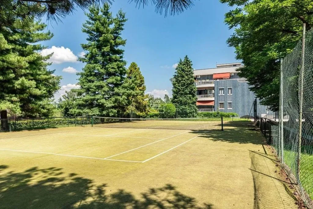 Garden - Luxury Penthouse with Pool in Cassina de' Pecchi