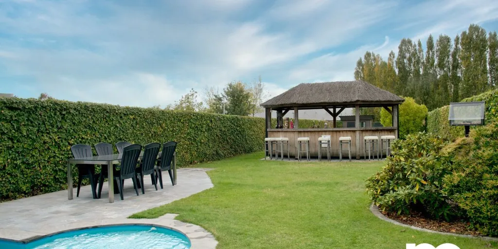 Bassein - Stylish House with Pool in Lendelede