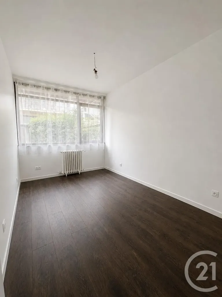 Pièces - Appartement Refait à Neuf avec Parking à Maisons-Laffitte