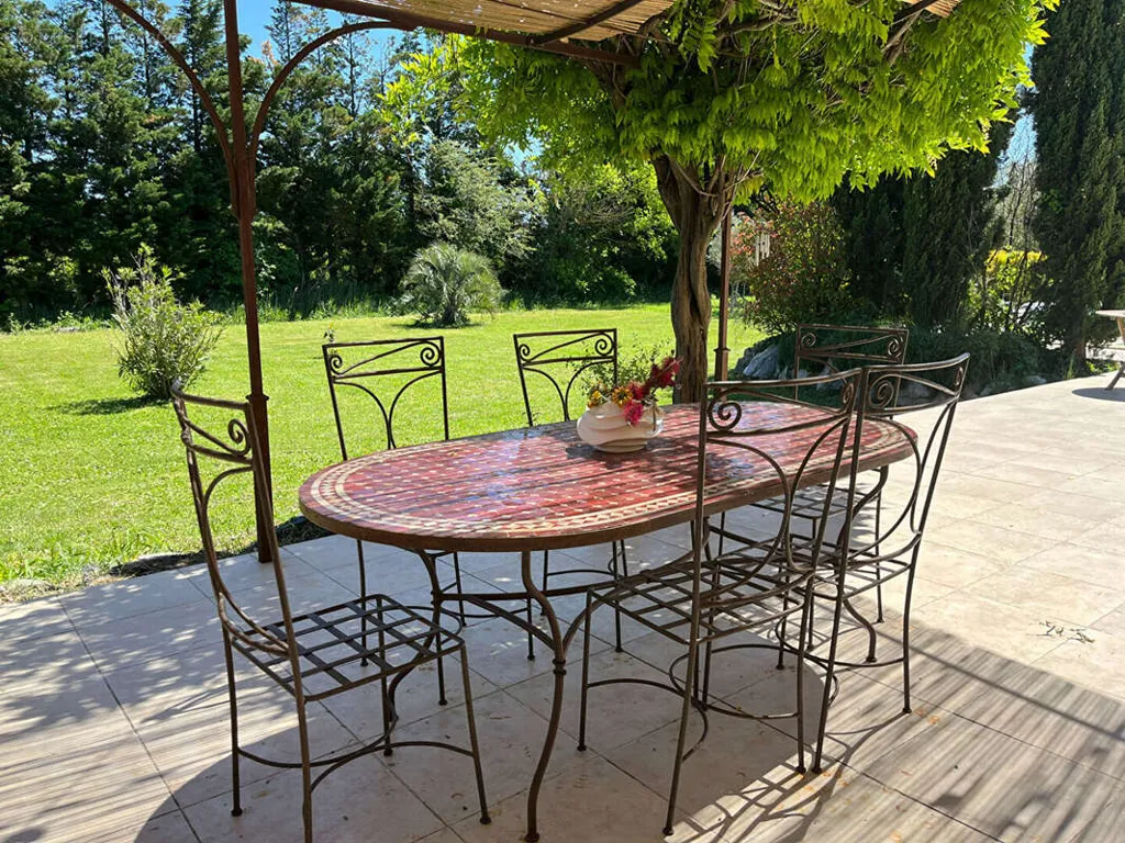 Terrass - House with Pool and Garden in Noves