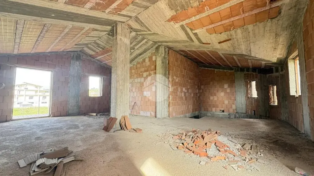 Pièces - Rustic Apartment with Independent Entry in Luzzi