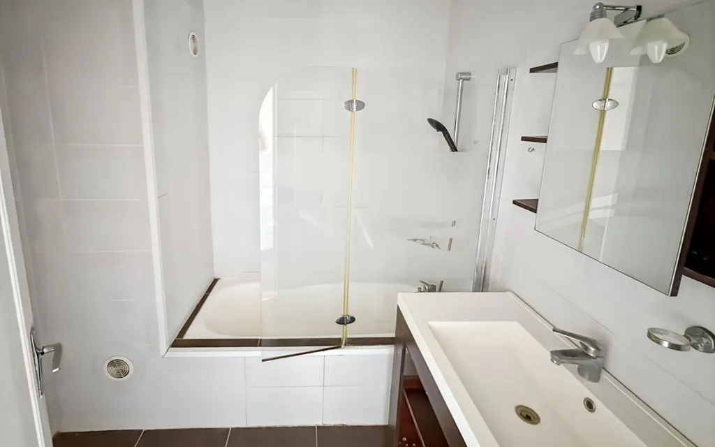 Vannitoad - Renovable T4 with Three Terraces in Mandelieu-la-Napoule