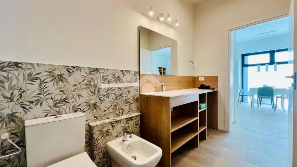 Vannitoad - Modernised Two-Bedroom Apartment in Mantova