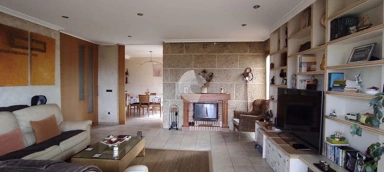 Salón - Chalet independiente con piscina en Matamá