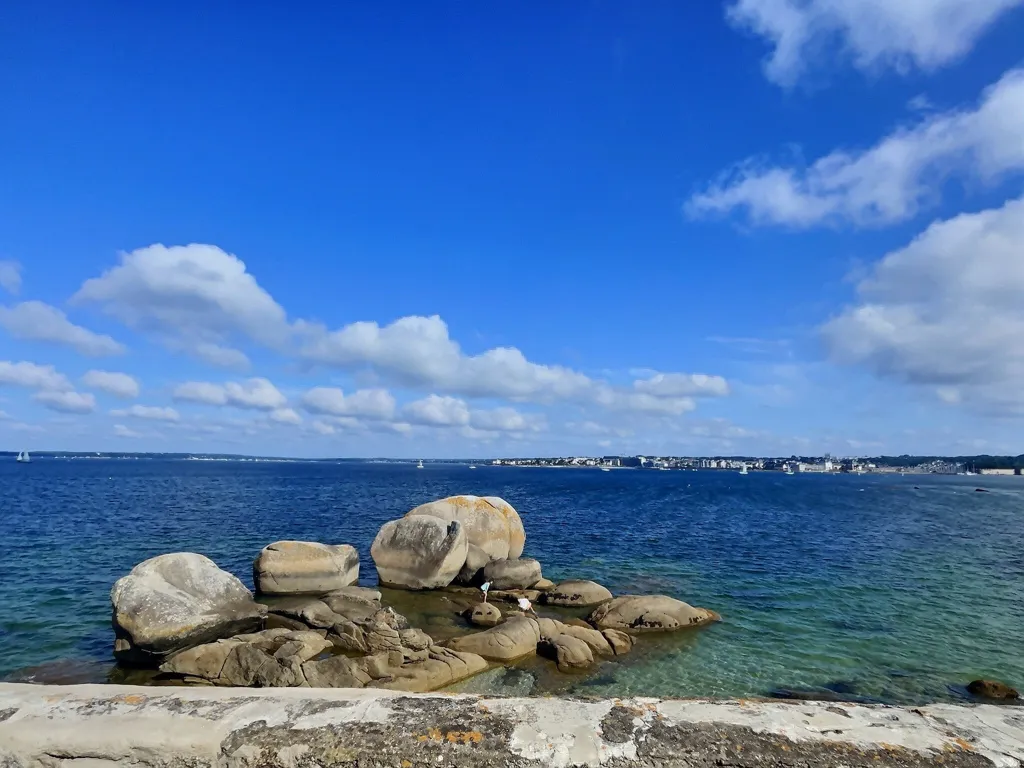 Character House with Panoramic Sea View in First Line