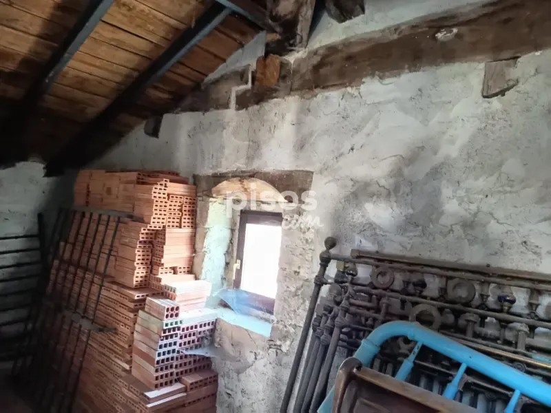 Rooms - Palatial House with Garden in Larumbe