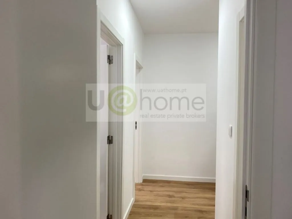Entrée - Luxury Apartment with Balcony in Lisbon