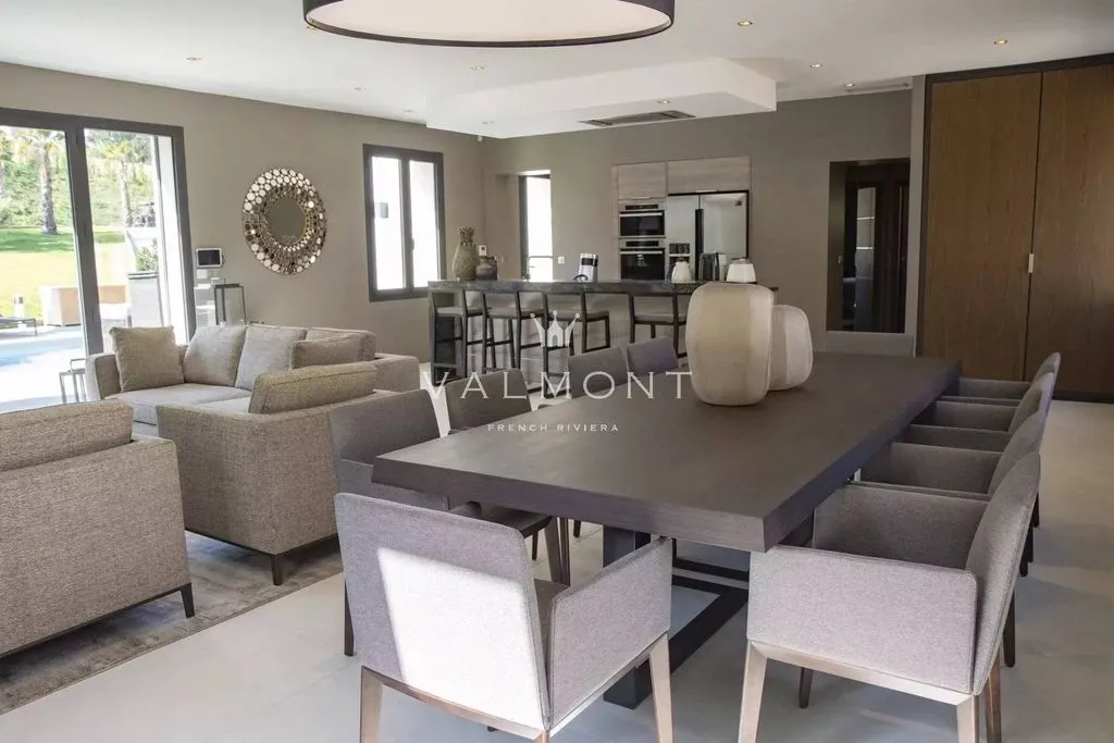 Dining Room - Luxury Villa with Pool in La Croix Valmer