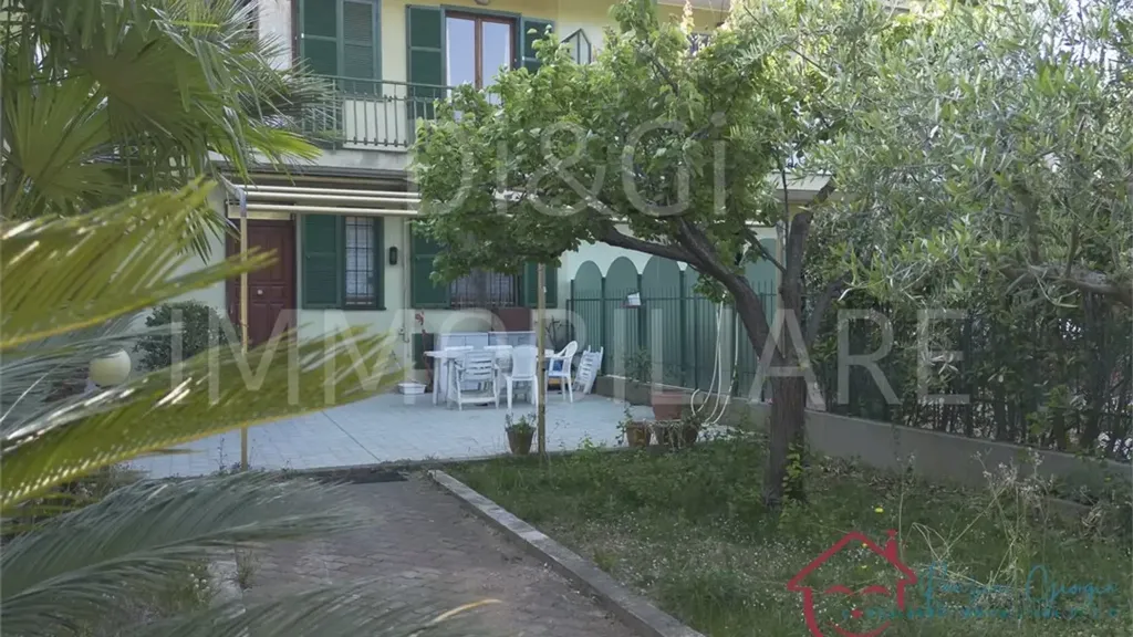 Jardin - Villa with Sea View in Villanova d'Albenga