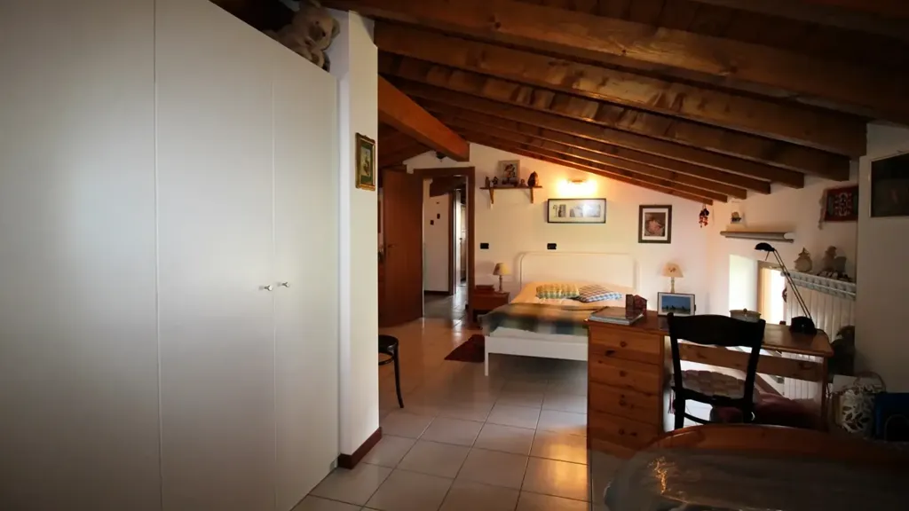 Chambres - Two-Level Apartment with Terraces in Alta Valle Intelvi